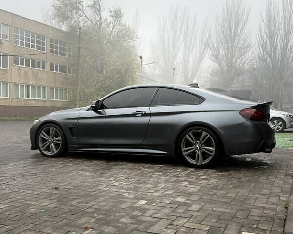 Серый БМВ 4 Серия, объемом двигателя 3 л и пробегом 145 тыс. км за 20000 $, фото 2 на Automoto.ua