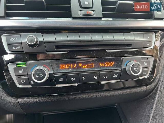 Синій БМВ 4 Серія, об'ємом двигуна 3 л та пробігом 133 тис. км за 18000 $, фото 18 на Automoto.ua