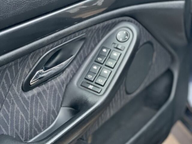 Синий БМВ 4 Серия, объемом двигателя 2.5 л и пробегом 367 тыс. км за 3850 $, фото 13 на Automoto.ua