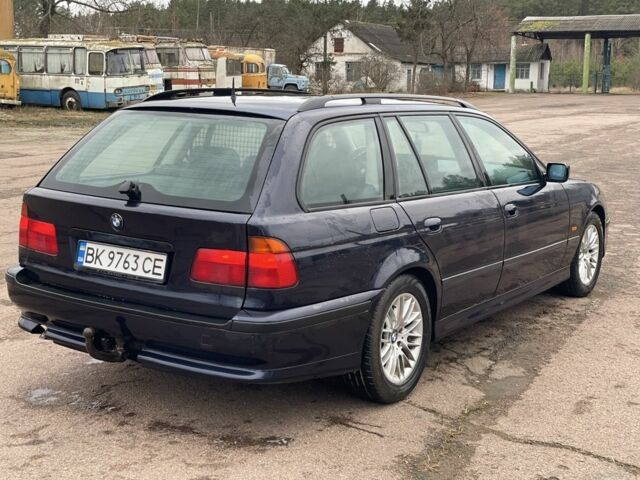 Синий БМВ 4 Серия, объемом двигателя 2.5 л и пробегом 367 тыс. км за 3850 $, фото 2 на Automoto.ua