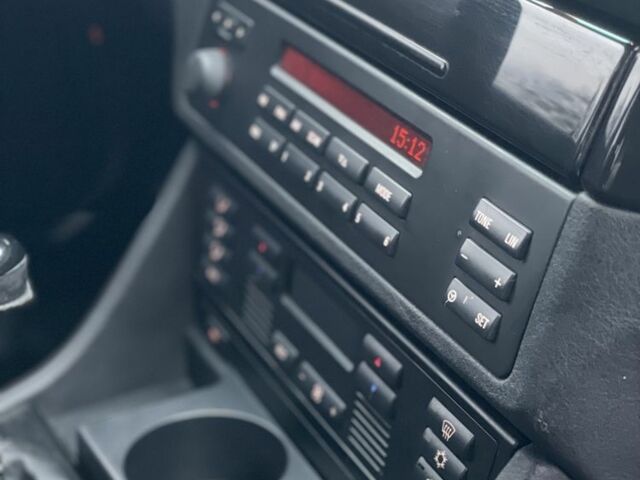 Синий БМВ 4 Серия, объемом двигателя 2.5 л и пробегом 367 тыс. км за 3850 $, фото 18 на Automoto.ua