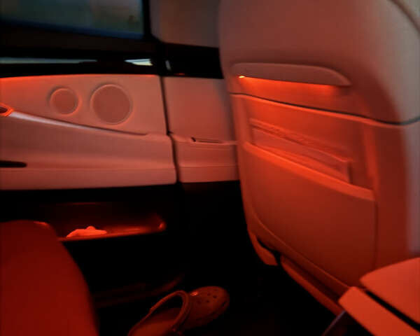 Белый БМВ 5 Серия ГТ, объемом двигателя 2.99 л и пробегом 180 тыс. км за 19500 $, фото 2 на Automoto.ua