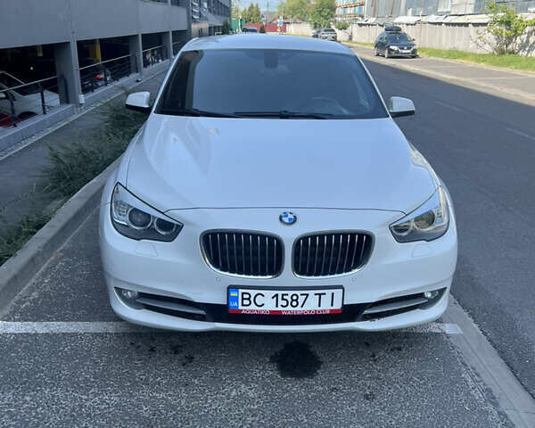 Белый БМВ 5 Серия ГТ, объемом двигателя 3 л и пробегом 192 тыс. км за 19300 $, фото 1 на Automoto.ua