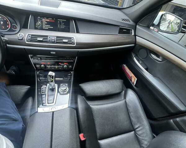 Белый БМВ 5 Серия ГТ, объемом двигателя 3 л и пробегом 192 тыс. км за 19300 $, фото 20 на Automoto.ua