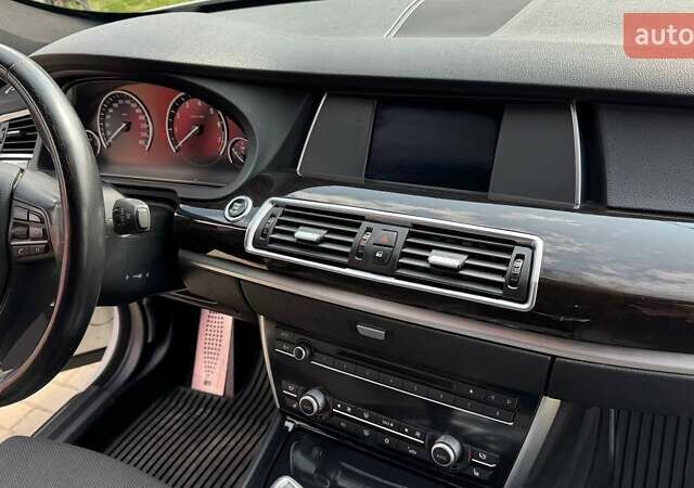 Білий БМВ 5 Серія ГТ, об'ємом двигуна 2.98 л та пробігом 150 тис. км за 15000 $, фото 12 на Automoto.ua