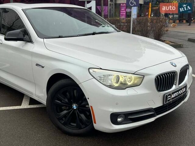 Белый БМВ 5 Серия ГТ, объемом двигателя 3 л и пробегом 156 тыс. км за 15990 $, фото 1 на Automoto.ua
