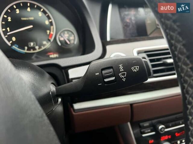 Белый БМВ 5 Серия ГТ, объемом двигателя 3 л и пробегом 156 тыс. км за 15990 $, фото 18 на Automoto.ua