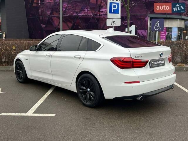 Белый БМВ 5 Серия ГТ, объемом двигателя 3 л и пробегом 156 тыс. км за 15990 $, фото 4 на Automoto.ua