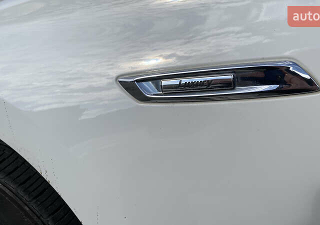 БМВ 5 Серия ГТ 2014 в Ровно на Automoto.ua Белый БМВ 5 Серия ГТ, объемом двигателя 3 л и пробегом 160 тыс. км за 24900 $, фото 5 на Automoto.ua