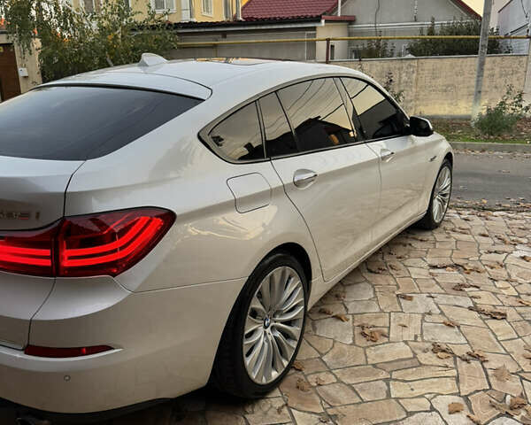 Білий БМВ 5 Серія ГТ, об'ємом двигуна 3.5 л та пробігом 215 тис. км за 15999 $, фото 4 на Automoto.ua