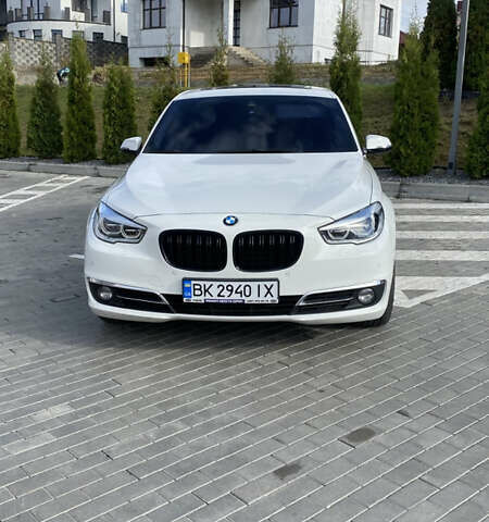 БМВ 5 Серия ГТ 2014 в Ровно на Automoto.ua Белый БМВ 5 Серия ГТ, объемом двигателя 3 л и пробегом 160 тыс. км за 24900 $, фото 2 на Automoto.ua