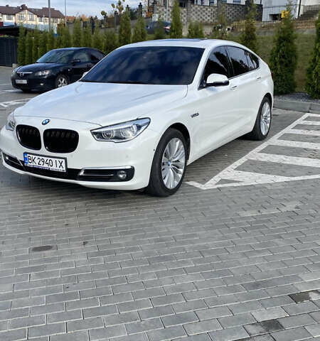 БМВ 5 Серия ГТ 2014 в Ровно на Automoto.ua Белый БМВ 5 Серия ГТ, объемом двигателя 3 л и пробегом 160 тыс. км за 24900 $, фото 1 на Automoto.ua