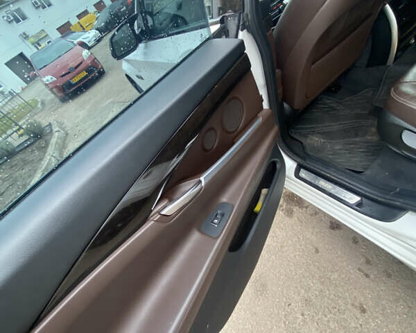 Белый БМВ 5 Серия ГТ, объемом двигателя 3 л и пробегом 204 тыс. км за 18000 $, фото 13 на Automoto.ua