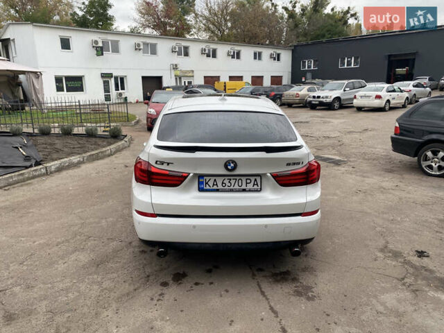 Белый БМВ 5 Серия ГТ, объемом двигателя 3 л и пробегом 204 тыс. км за 18000 $, фото 6 на Automoto.ua