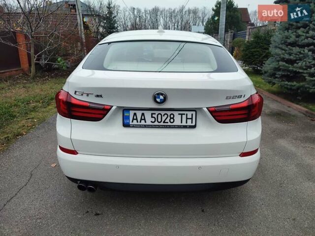 Білий БМВ 5 Серія ГТ, об'ємом двигуна 2 л та пробігом 92 тис. км за 22300 $, фото 9 на Automoto.ua