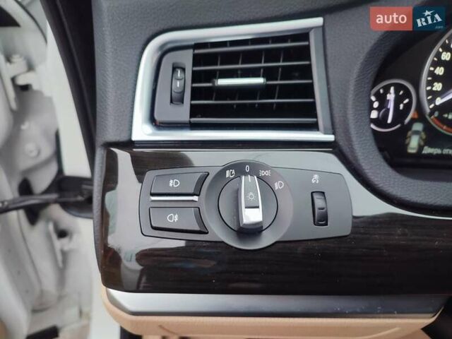 Білий БМВ 5 Серія ГТ, об'ємом двигуна 2 л та пробігом 92 тис. км за 22300 $, фото 24 на Automoto.ua