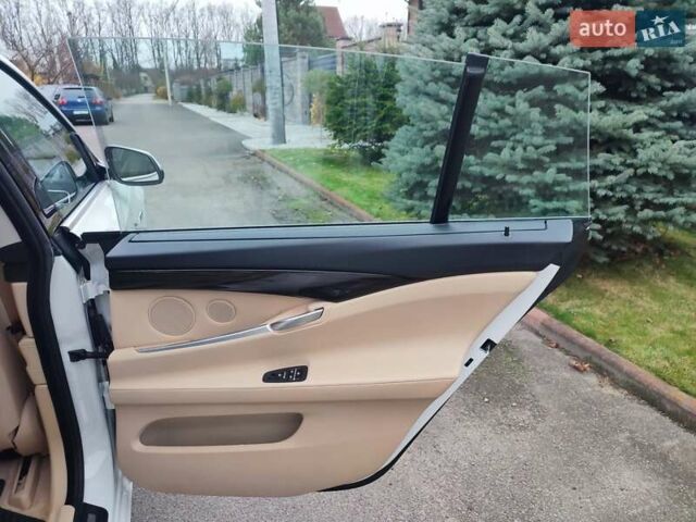 Білий БМВ 5 Серія ГТ, об'ємом двигуна 2 л та пробігом 92 тис. км за 22300 $, фото 43 на Automoto.ua
