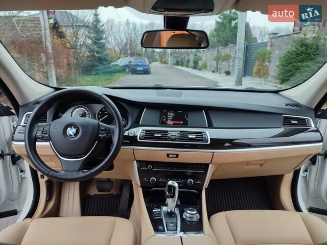 Білий БМВ 5 Серія ГТ, об'ємом двигуна 2 л та пробігом 92 тис. км за 22300 $, фото 18 на Automoto.ua