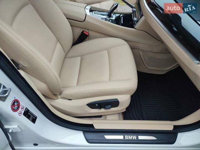 Білий БМВ 5 Серія ГТ, об'ємом двигуна 2 л та пробігом 92 тис. км за 22300 $, фото 32 на Automoto.ua