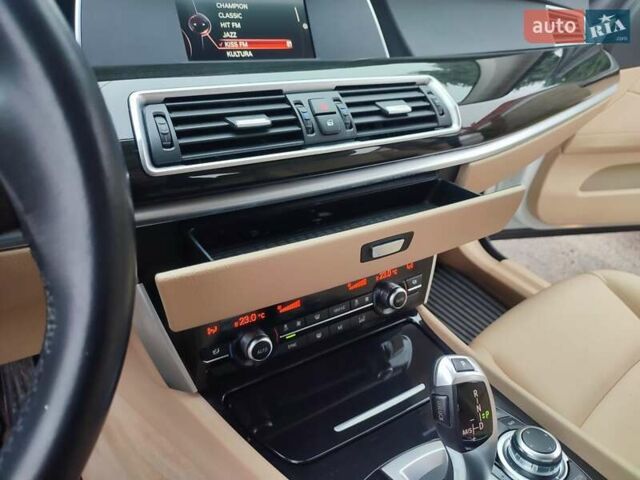 Білий БМВ 5 Серія ГТ, об'ємом двигуна 2 л та пробігом 92 тис. км за 22300 $, фото 21 на Automoto.ua