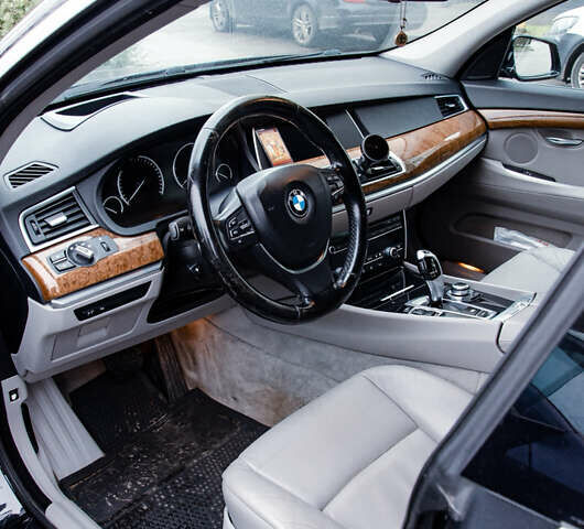 Чорний БМВ 5 Серія ГТ, об'ємом двигуна 3 л та пробігом 210 тис. км за 17000 $, фото 16 на Automoto.ua