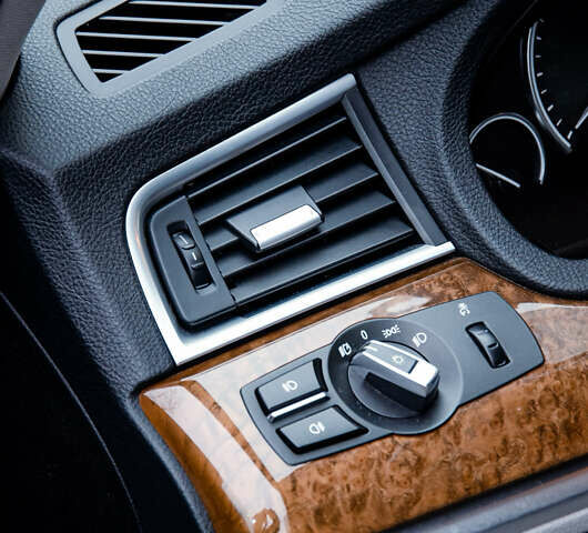 Чорний БМВ 5 Серія ГТ, об'ємом двигуна 3 л та пробігом 210 тис. км за 17000 $, фото 19 на Automoto.ua