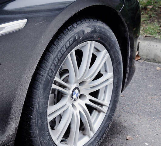 Чорний БМВ 5 Серія ГТ, об'ємом двигуна 3 л та пробігом 210 тис. км за 17000 $, фото 6 на Automoto.ua