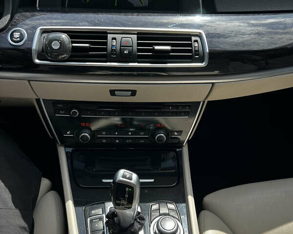 Черный БМВ 5 Серия ГТ, объемом двигателя 2.99 л и пробегом 360 тыс. км за 15300 $, фото 7 на Automoto.ua