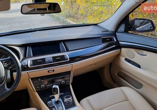 Черный БМВ 5 Серия ГТ, объемом двигателя 3 л и пробегом 143 тыс. км за 22000 $, фото 14 на Automoto.ua