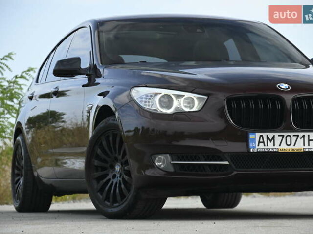 Красный БМВ 5 Серия ГТ, объемом двигателя 3 л и пробегом 221 тыс. км за 16400 $, фото 3 на Automoto.ua