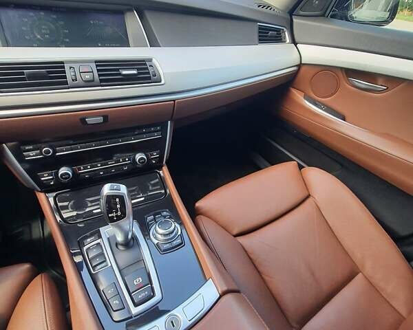 Красный БМВ 5 Серия ГТ, объемом двигателя 3 л и пробегом 286 тыс. км за 20450 $, фото 6 на Automoto.ua