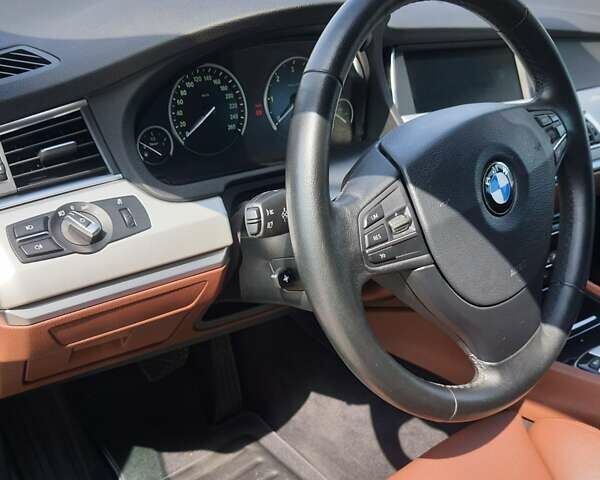 Красный БМВ 5 Серия ГТ, объемом двигателя 3 л и пробегом 286 тыс. км за 20450 $, фото 43 на Automoto.ua