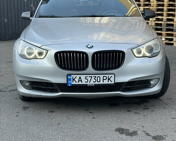 Серый БМВ 5 Серия ГТ, объемом двигателя 3 л и пробегом 312 тыс. км за 13850 $, фото 2 на Automoto.ua