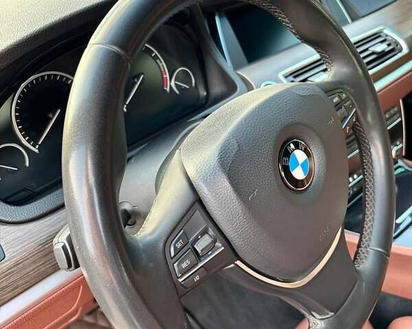 Серый БМВ 5 Серия ГТ, объемом двигателя 3 л и пробегом 275 тыс. км за 14000 $, фото 18 на Automoto.ua