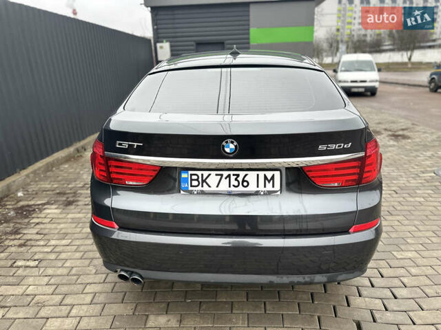 Серый БМВ 5 Серия ГТ, объемом двигателя 3 л и пробегом 261 тыс. км за 12900 $, фото 1 на Automoto.ua