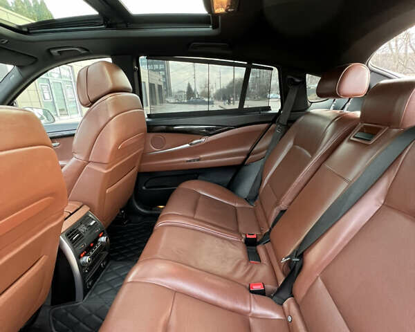 Серый БМВ 5 Серия ГТ, объемом двигателя 3 л и пробегом 285 тыс. км за 18500 $, фото 8 на Automoto.ua