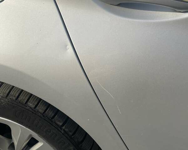 Серый БМВ 5 Серия ГТ, объемом двигателя 2.98 л и пробегом 205 тыс. км за 12000 $, фото 11 на Automoto.ua