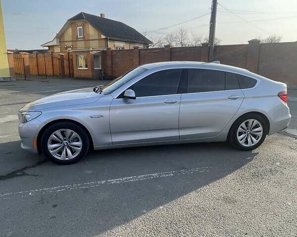 Серый БМВ 5 Серия ГТ, объемом двигателя 2.98 л и пробегом 205 тыс. км за 12000 $, фото 2 на Automoto.ua