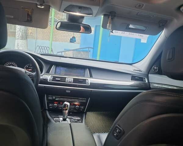 Серый БМВ 5 Серия ГТ, объемом двигателя 2 л и пробегом 174 тыс. км за 17500 $, фото 74 на Automoto.ua