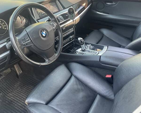 Серый БМВ 5 Серия ГТ, объемом двигателя 2.98 л и пробегом 205 тыс. км за 12000 $, фото 25 на Automoto.ua