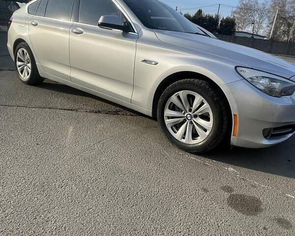 Серый БМВ 5 Серия ГТ, объемом двигателя 2.98 л и пробегом 205 тыс. км за 12000 $, фото 5 на Automoto.ua