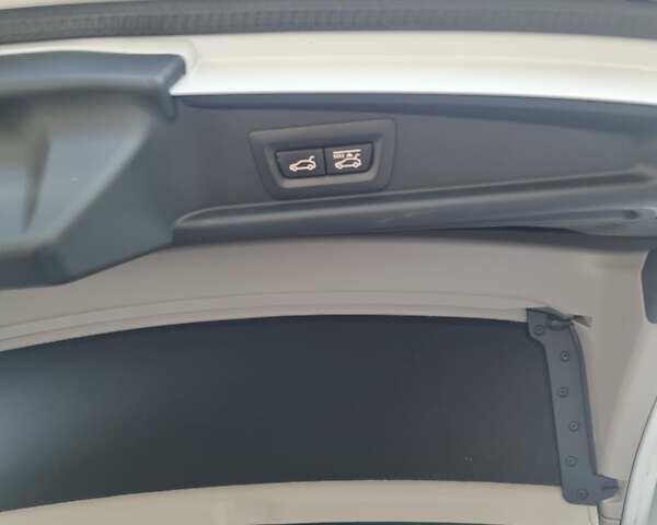 Серый БМВ 5 Серия ГТ, объемом двигателя 2 л и пробегом 174 тыс. км за 17500 $, фото 78 на Automoto.ua