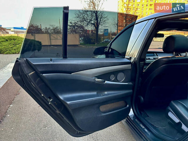 Серый БМВ 5 Серия ГТ, объемом двигателя 3 л и пробегом 222 тыс. км за 15000 $, фото 27 на Automoto.ua