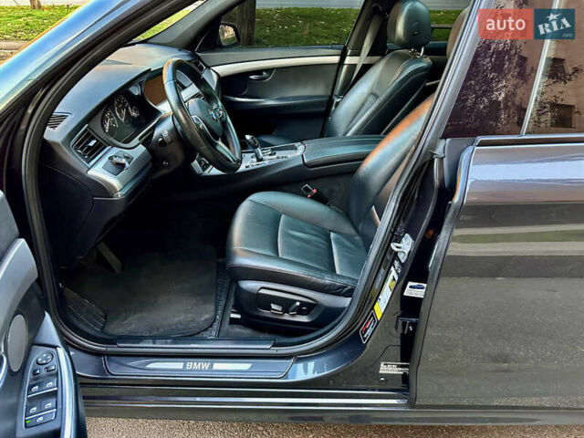 Серый БМВ 5 Серия ГТ, объемом двигателя 3 л и пробегом 222 тыс. км за 15000 $, фото 25 на Automoto.ua