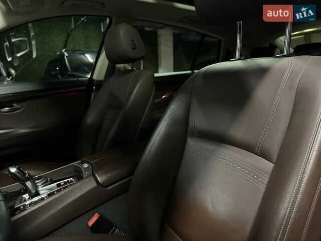 Серый БМВ 5 Серия ГТ, объемом двигателя 3 л и пробегом 220 тыс. км за 17500 $, фото 27 на Automoto.ua