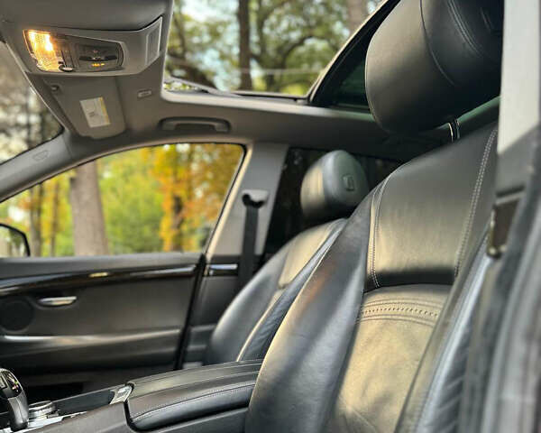 Серый БМВ 5 Серия ГТ, объемом двигателя 3 л и пробегом 230 тыс. км за 19000 $, фото 3 на Automoto.ua