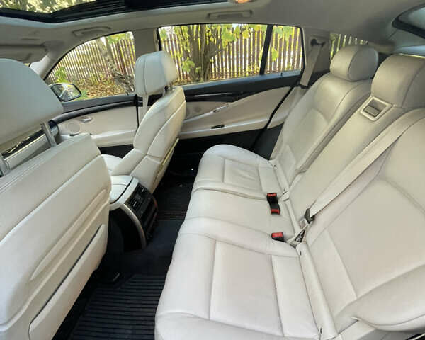 Синий БМВ 5 Серия ГТ, объемом двигателя 2.98 л и пробегом 230 тыс. км за 14500 $, фото 7 на Automoto.ua