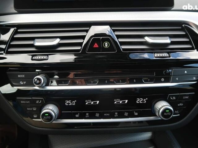 Белый БМВ 5 Серия, объемом двигателя 0 л и пробегом 32 тыс. км за 19500 $, фото 8 на Automoto.ua