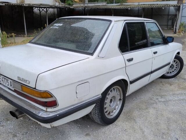 Белый БМВ 5 Серия, объемом двигателя 2.5 л и пробегом 1 тыс. км за 1200 $, фото 6 на Automoto.ua