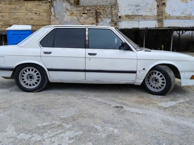 Белый БМВ 5 Серия, объемом двигателя 2.5 л и пробегом 1 тыс. км за 1200 $, фото 3 на Automoto.ua